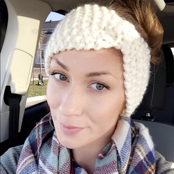 Knit Twist Headband - Picture 4 of 4